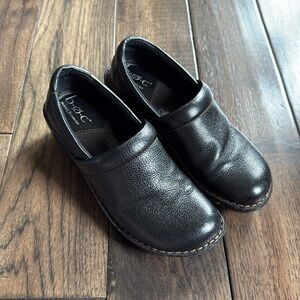Born Women's Black‎ leather Clogs Size 7